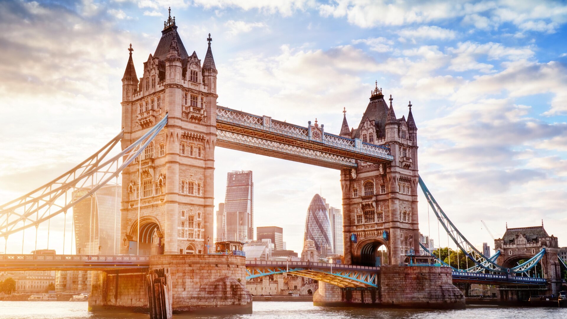 JLH Tower Bridge Summer Article 1920 x 1080