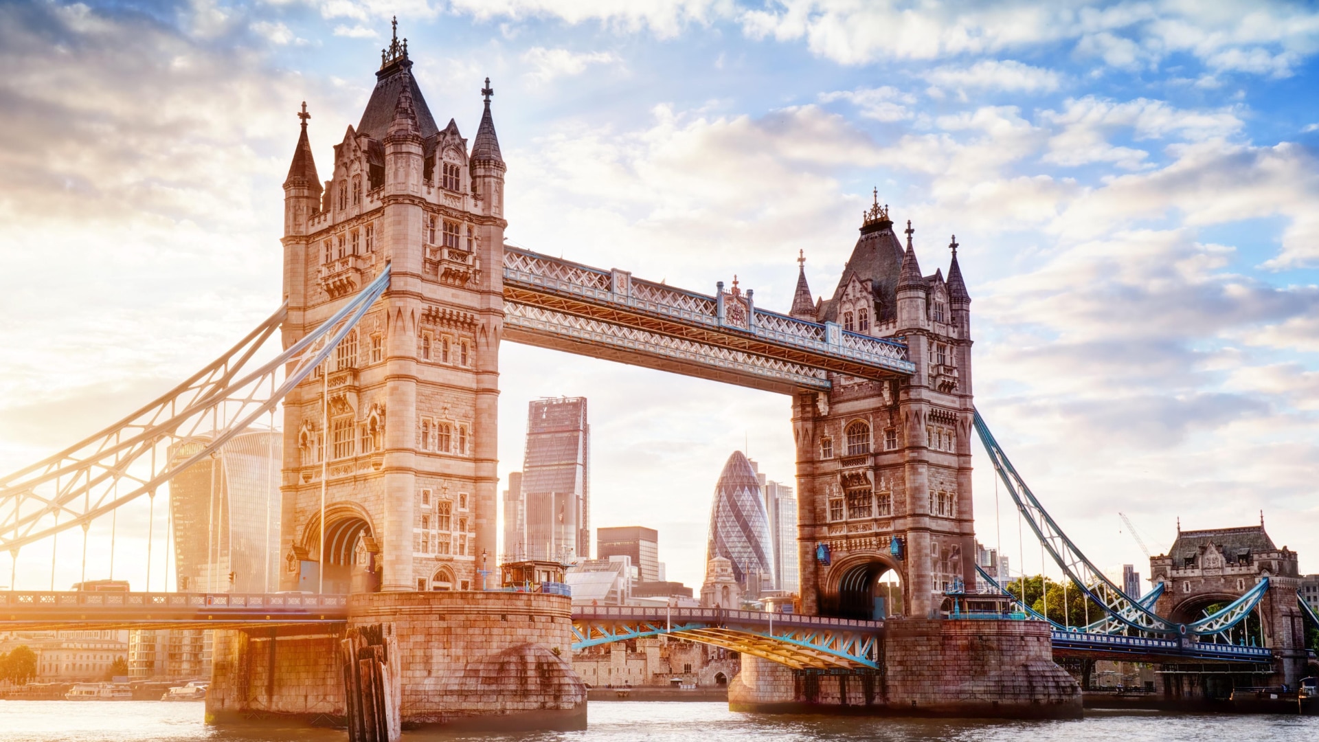 JLH Tower Bridge Summer Article 1920 x 1080