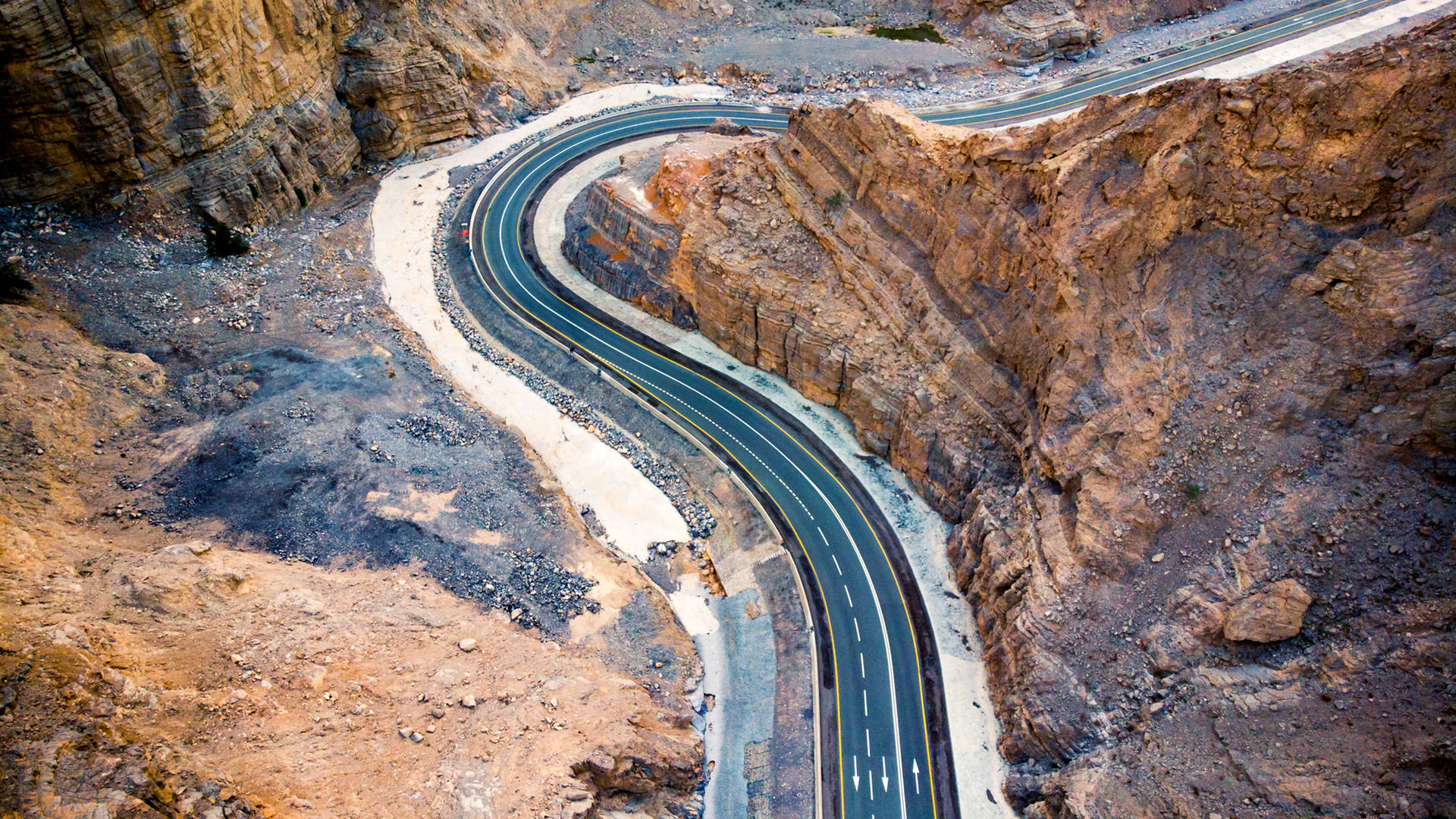 Desert road in the UAE 
