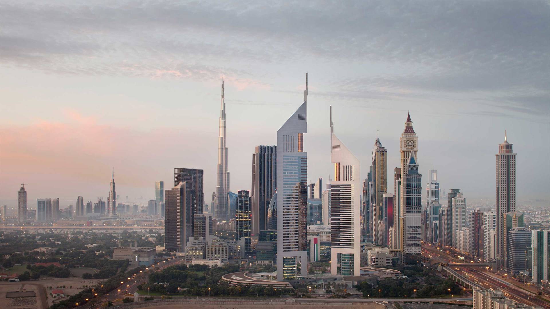 16-9_Jumeirah-Emirates-Towers---Außenansicht-4