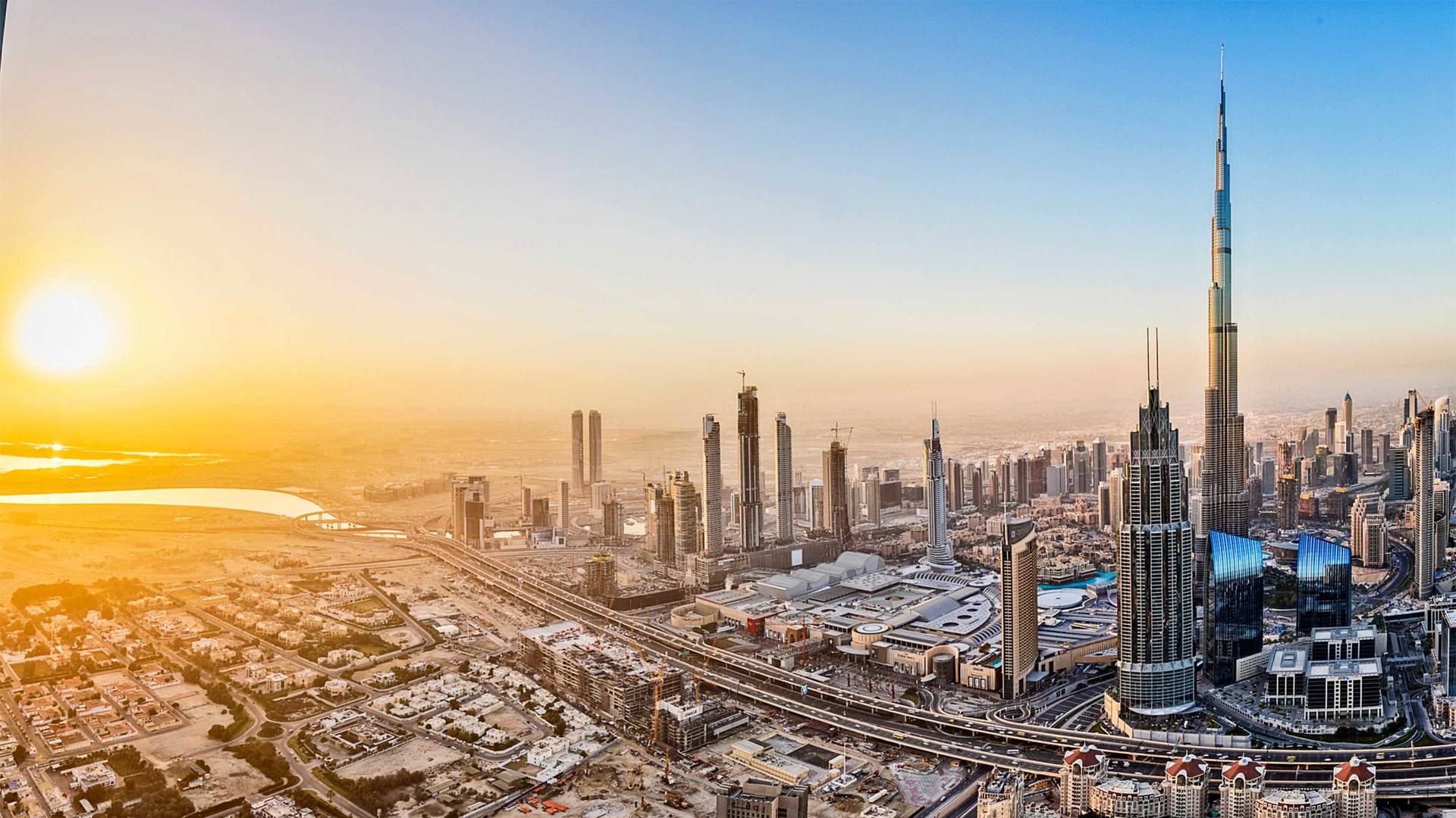 169 Восход солнца в Дубае — wwwistockphotocom — Дубай во время восхода солнца 911607822250989577