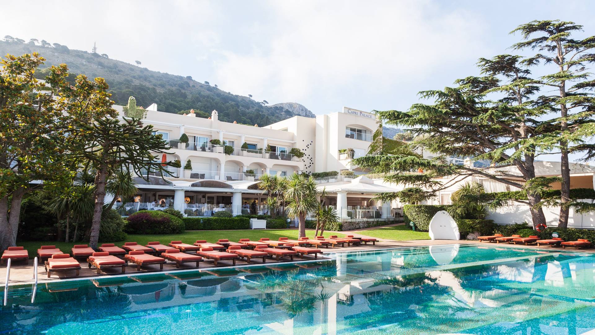 Swimming pool at Jumeirah Capri Palace