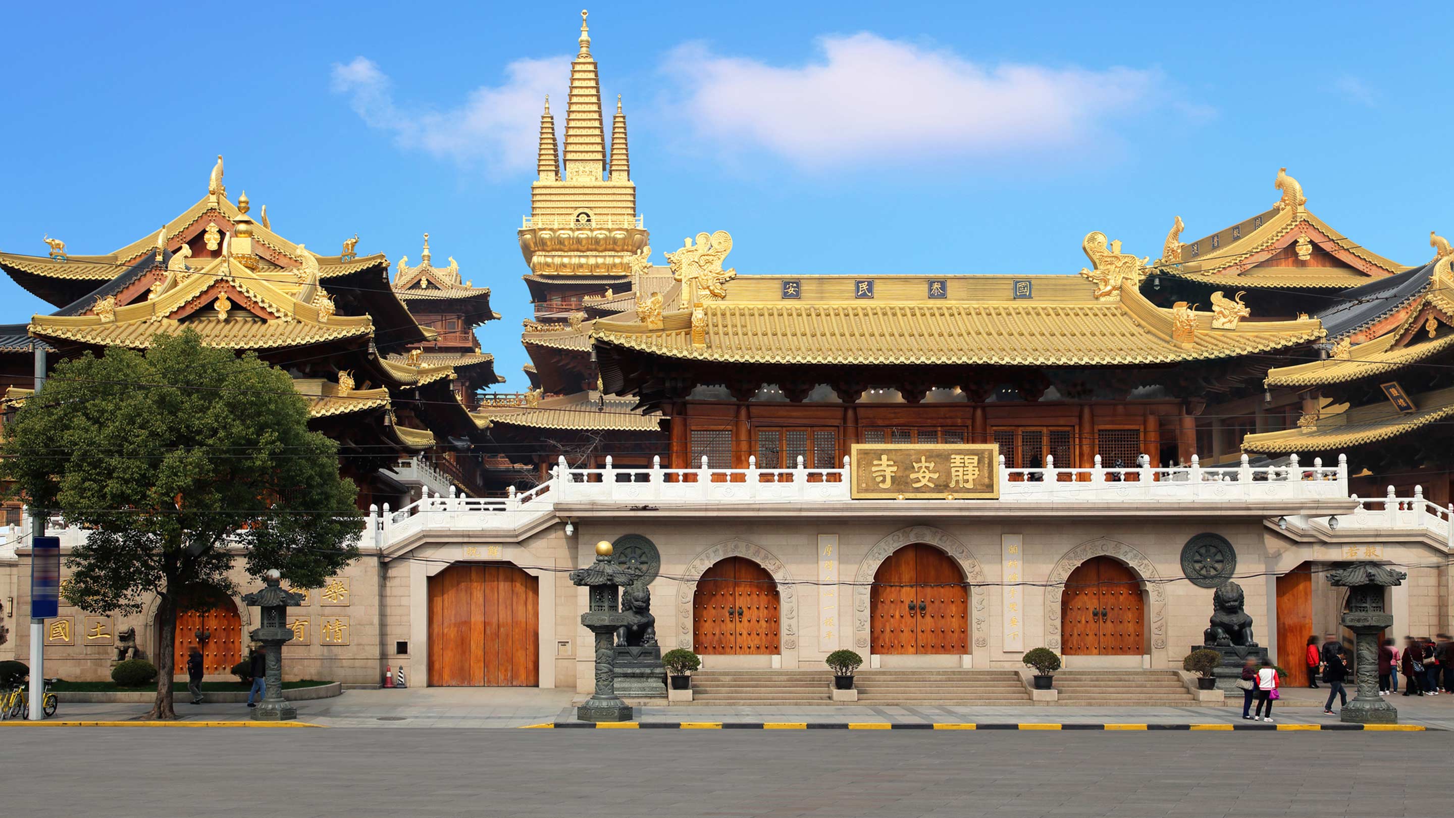 Храм Старого города недалеко от отеля Jumeirah Himalayas Hotel_16-9