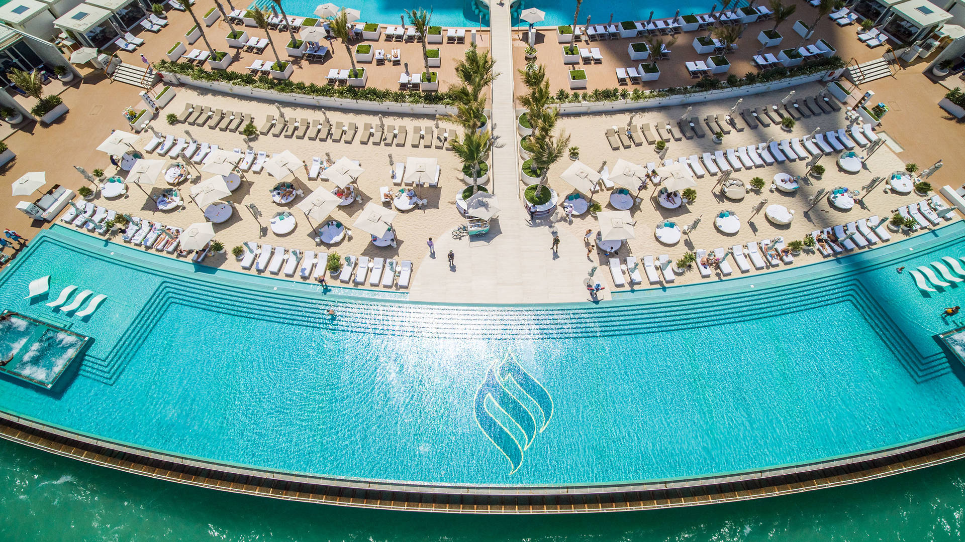 Burj Al Arab Jumeirah „The Terrace“ Drohnenansicht