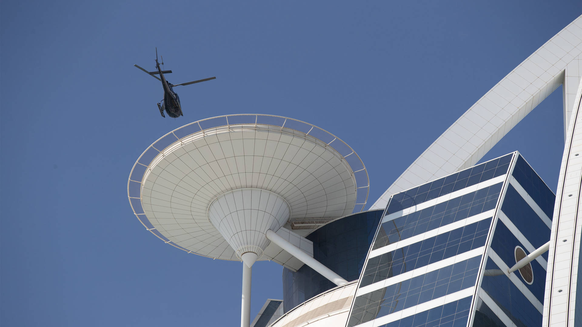 Вертолетная площадка отеля Jumeirah Beach Hotel