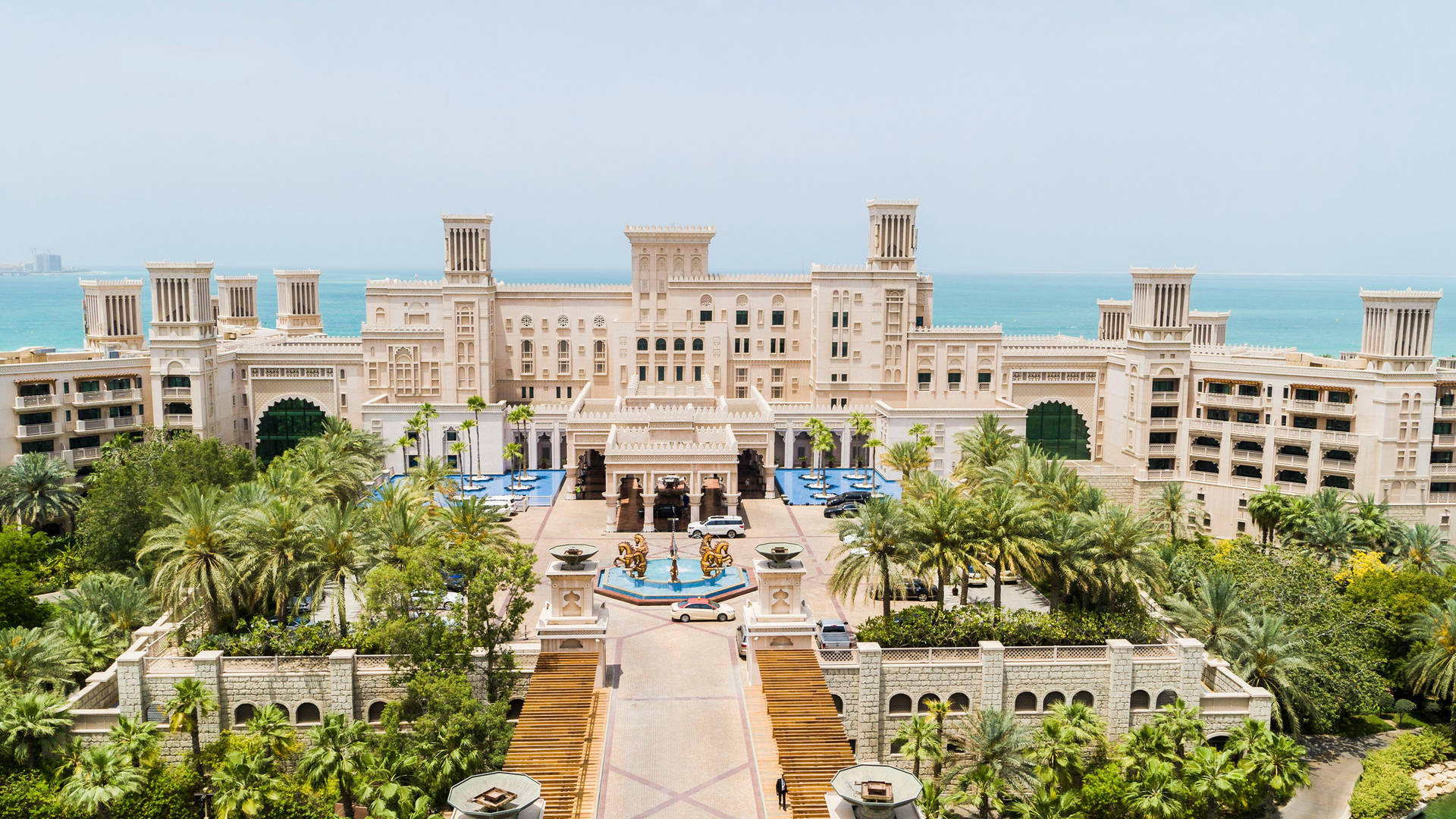 Ariel view of the entrance to Jumeirah Al Qasr