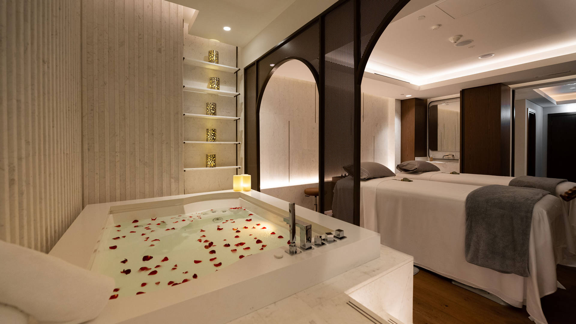 Jumeirah Beach Hotel treatment room 