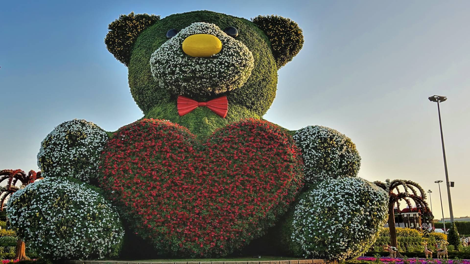 The big moss bear at Dubai Miracle Garden