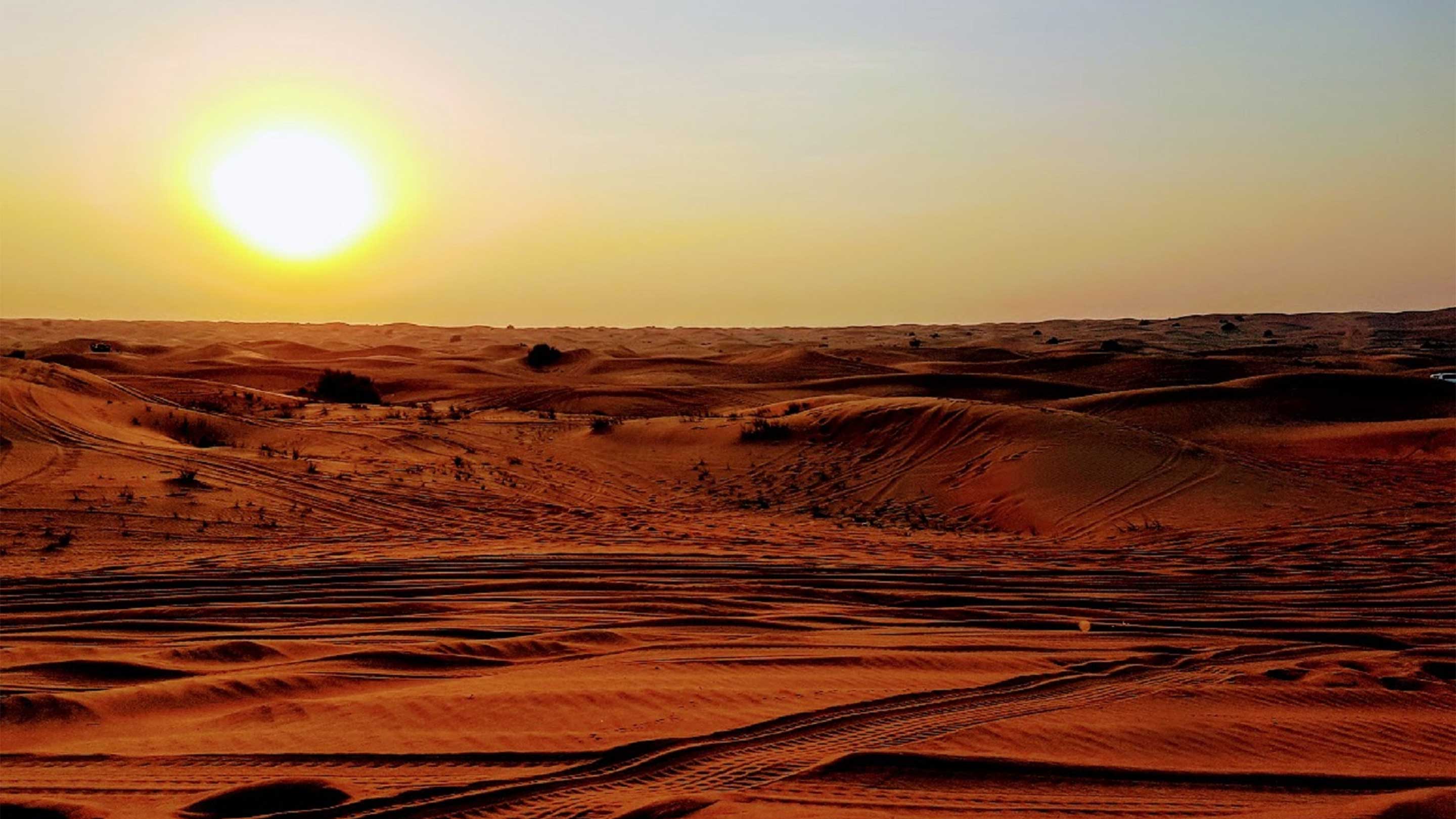 16-9 Wüste in Dubai
