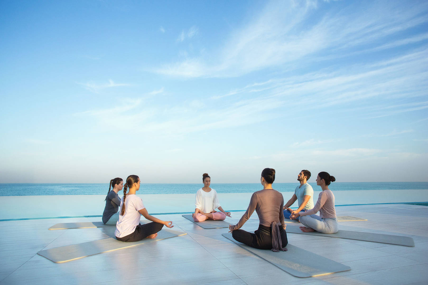 اليوجا لنمط حياة صحي في دبي 