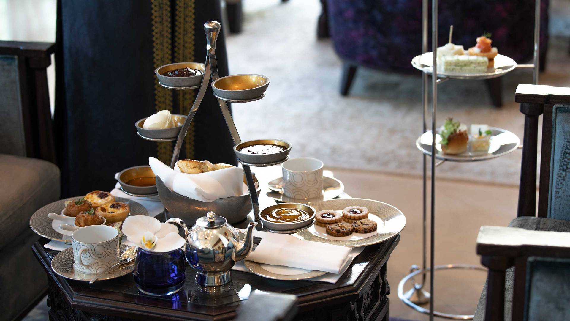 16-9_ Gallery_Jumeirah-Mina-A-Salam---Al-Samar-Lounge-Afternoon-Tea-2