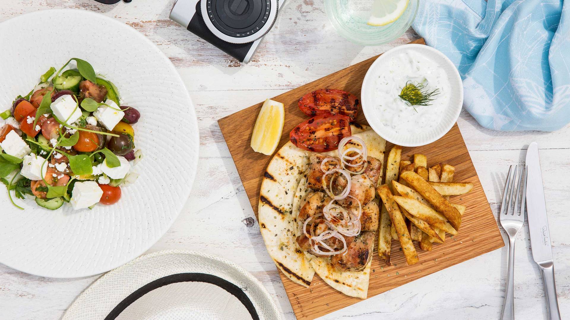 16-9_ Курорт Madinat Jumeirah — ресторан Shimmers — гирос из курицы и греческий салат