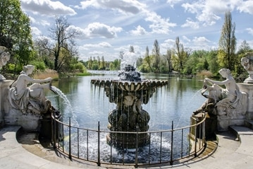 Hyde Park Fountain