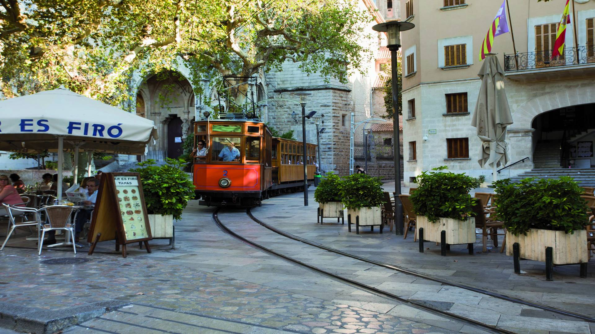 Gin tram in Port Soller