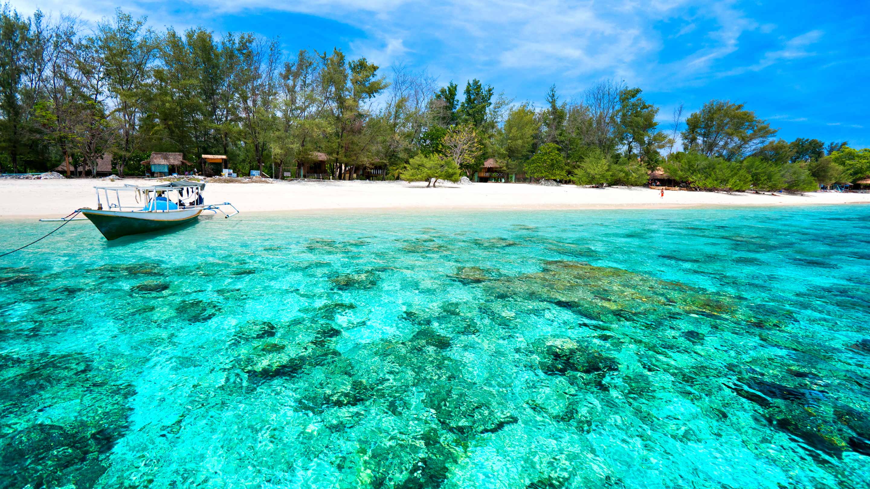 Remote Lombok Island Beachfronts: Secluded Serenity