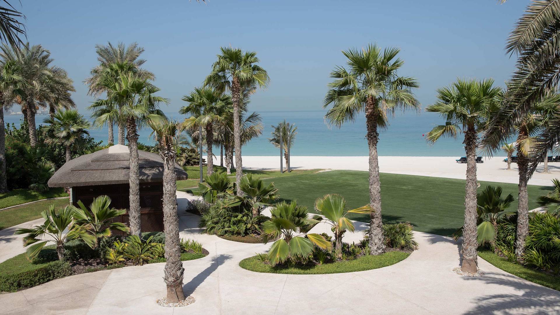 Место для проведения мероприятий на пляже Layali в отеле Jumeirah Dar Al Masayaf