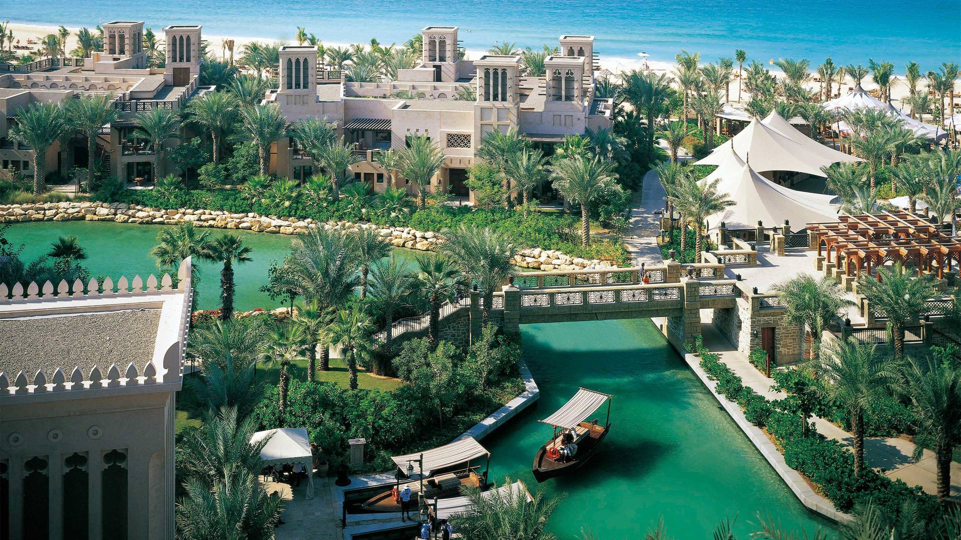16-9_ Курорт Madinat Jumeirah — отель Jumeirah Dar Al Masyaf — водные артерии