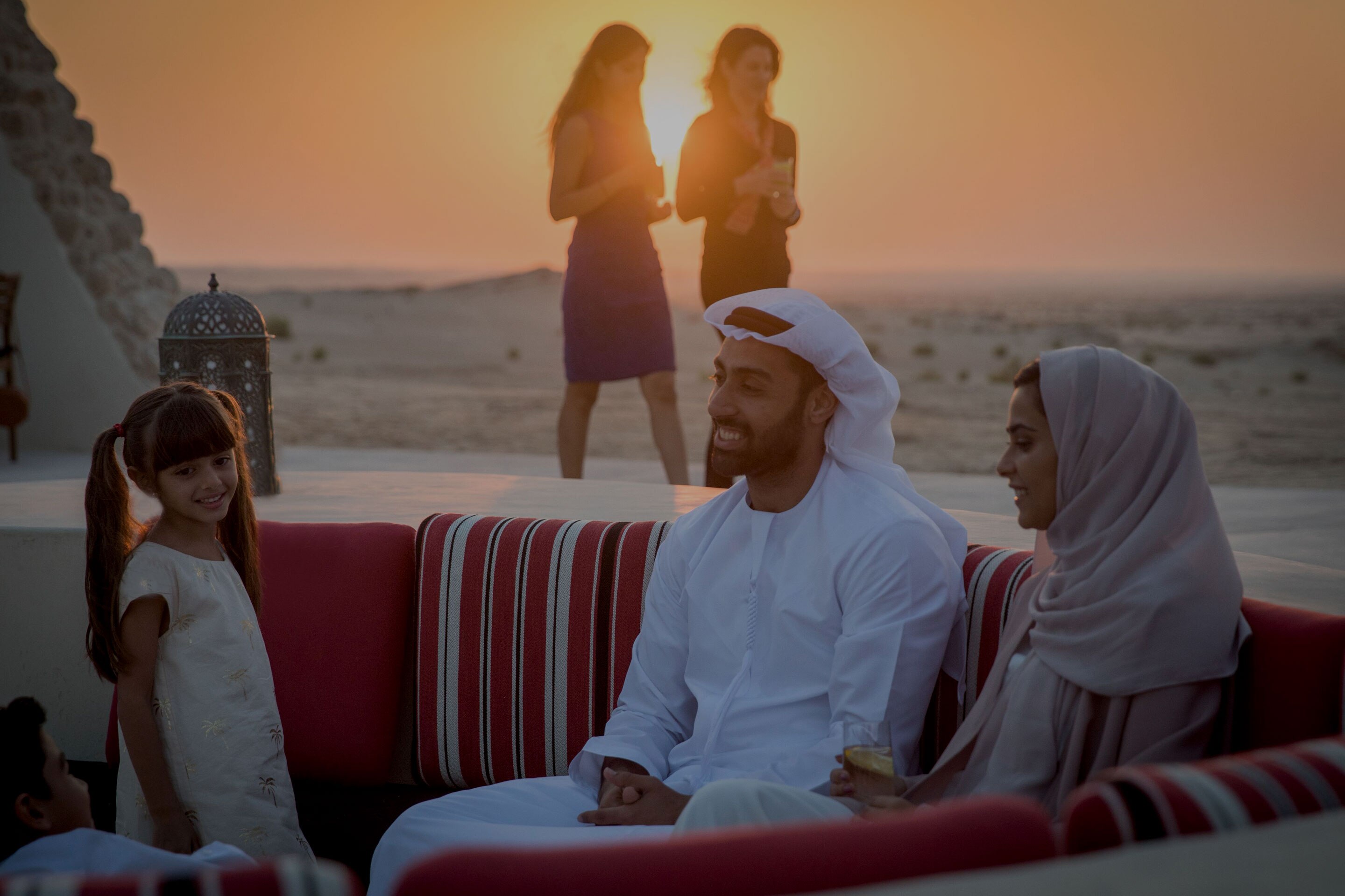 Jumeirah, Абу-Даби — семья на пляже 