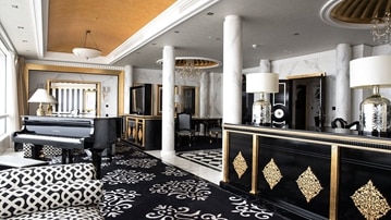 Versace-Wohnzimmer der Presidential Suite im Jumeirah Emirates Towers