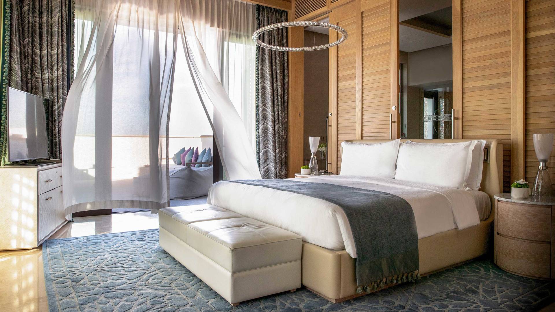 16-9 Jumeirah-Al-Naseem---Presidential-Suite-Bedroom