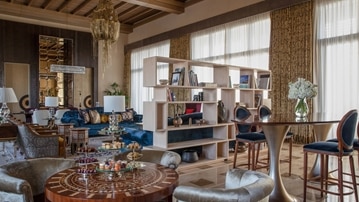 Royal-Suite-Living-Room-Jumeirah-Al-Naseem