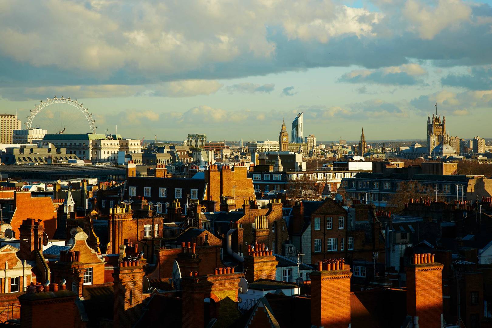 伦敦城市屋顶的景观