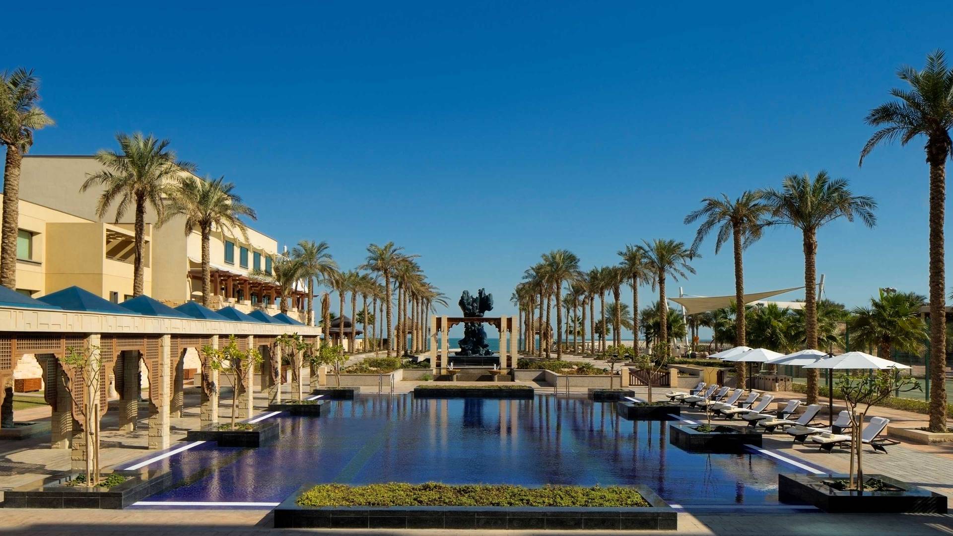 Jumeirah-Messilah-Beach-Hotel--Spa--Swimmingpool 16-9