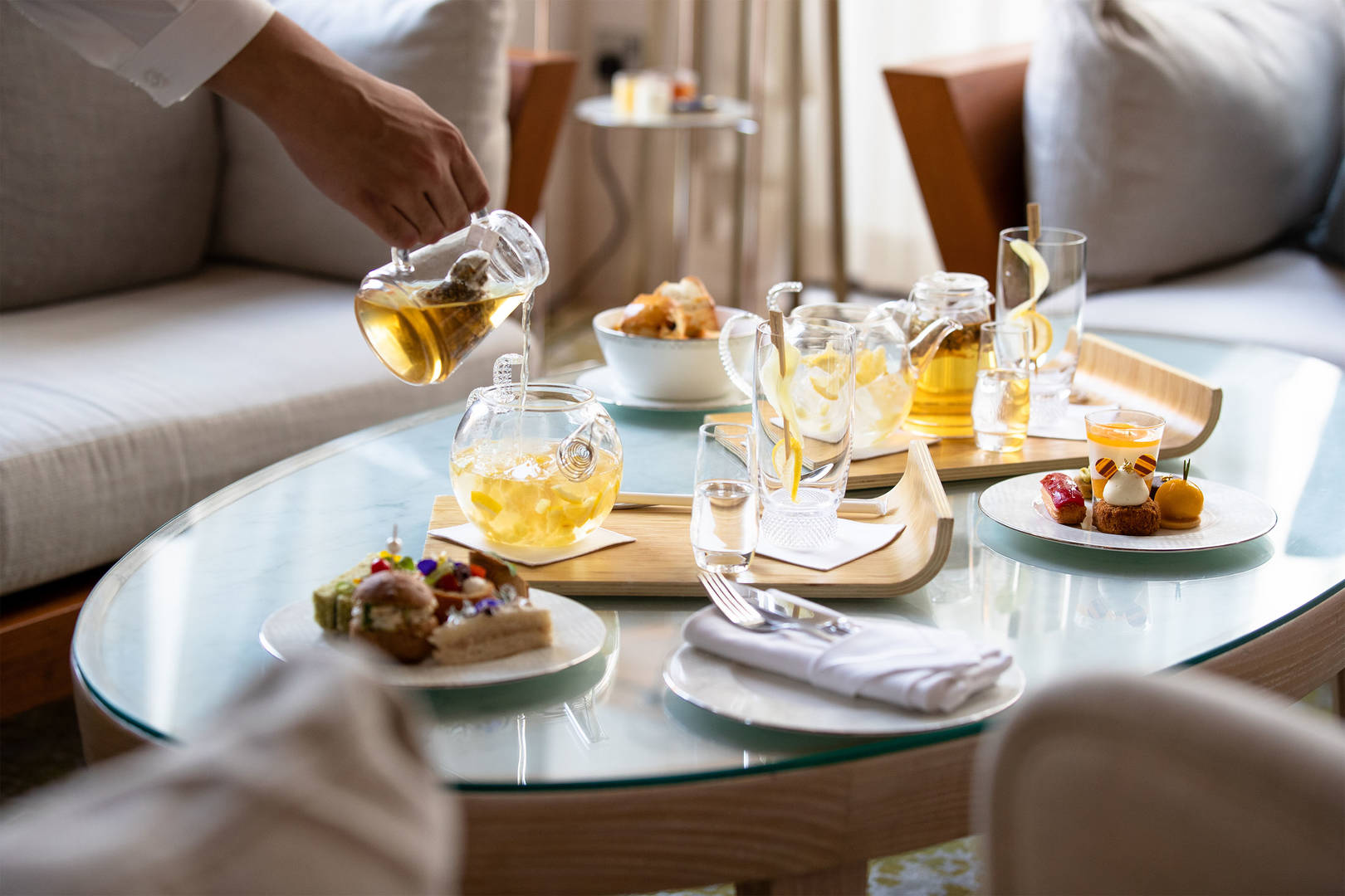 Al Mandhar Lounge | Afternoon Tea Lounge at Jumeirah Al Naseem, Dubai