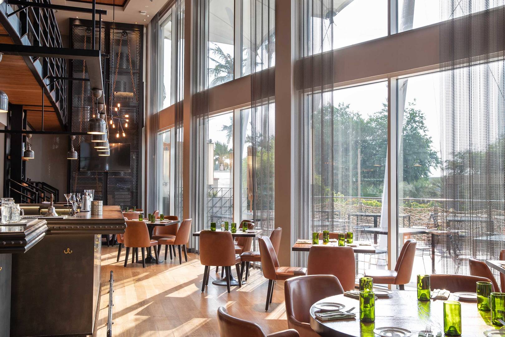 التصميم الداخلي لمطعم دو آند آنكور في فندق جميرا بيتش هوتيل