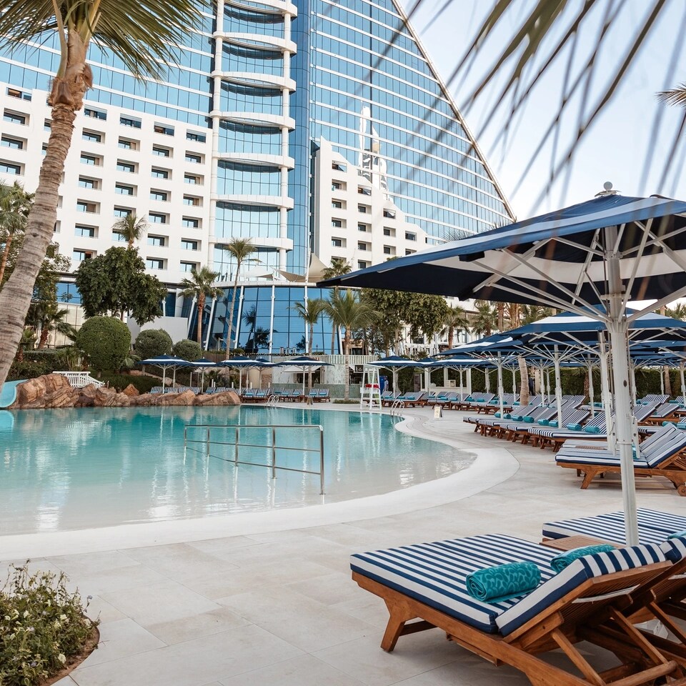 Jumeirah Beach Hotel - Jumeirah Circle - Kids Club - Family Pool 01