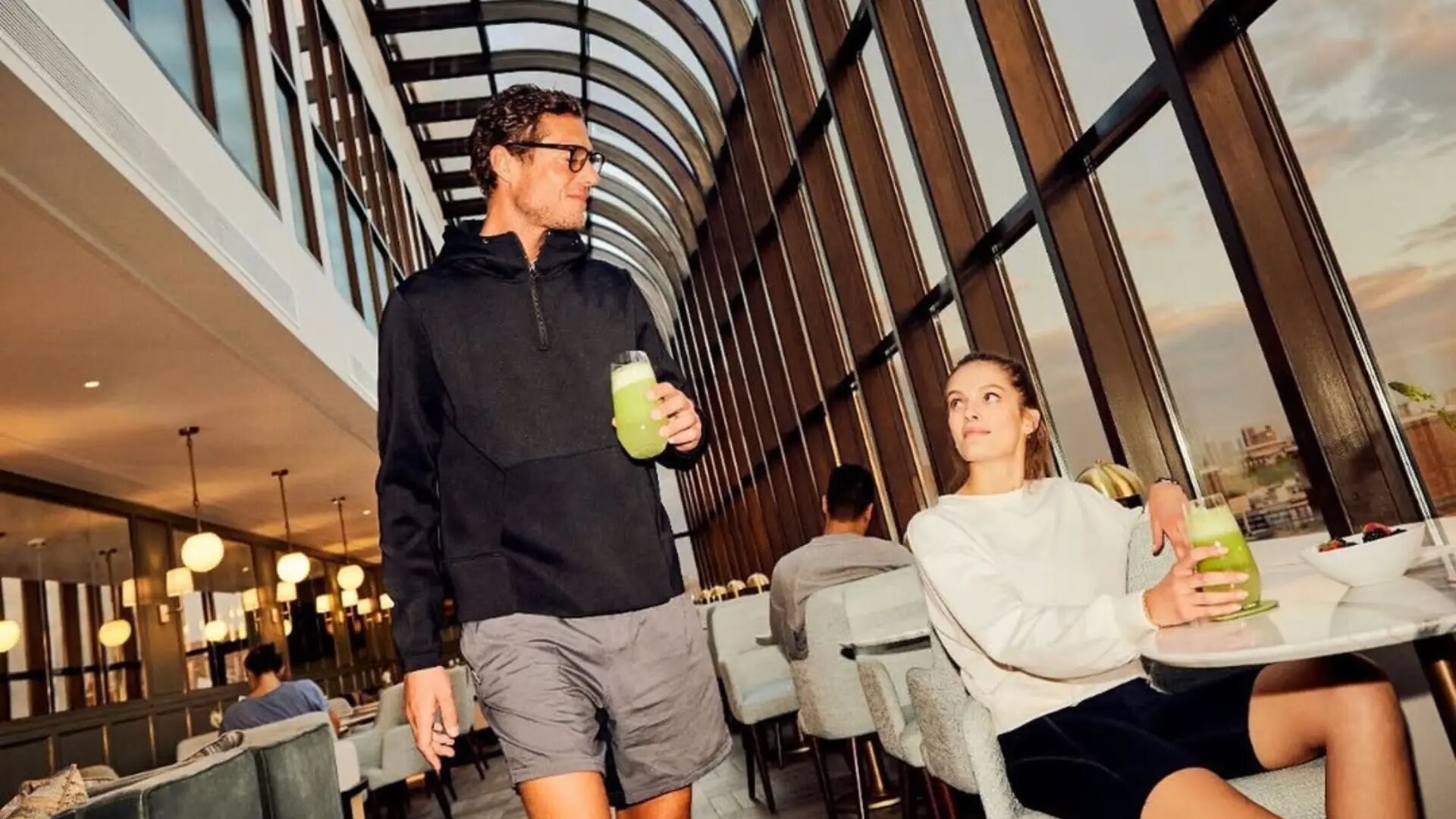 Jumeirah Carlton Tower - The Peak Club Lounge - Lifestyle