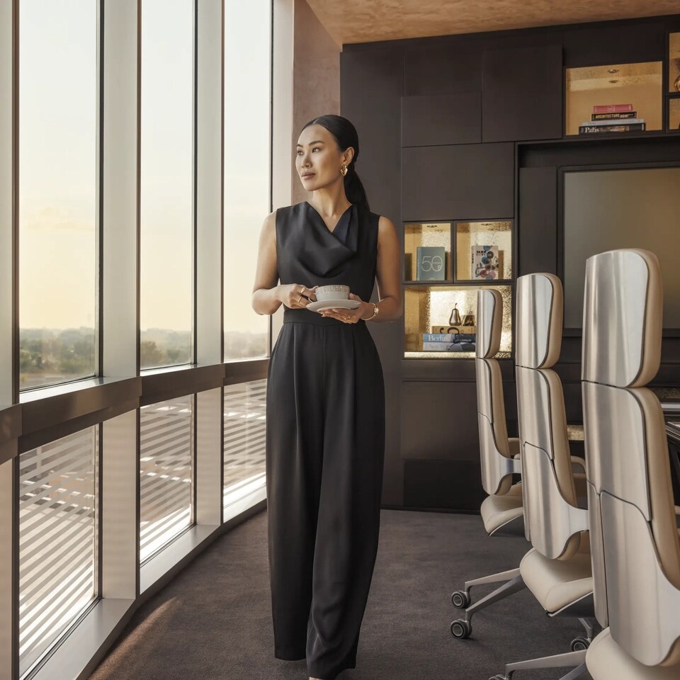 Jumeirah Emirates Towers - Meeting Suites - Lifestyle with Coffee