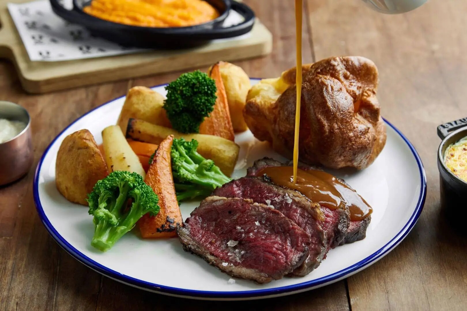 JBH_THE ICONIC SUNDAY ROAST_HOTEL LISTING CARD