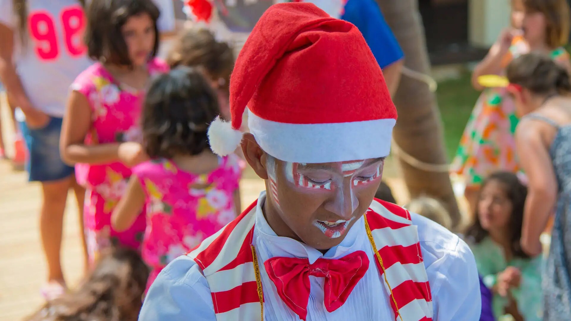 santa helper christmas beach