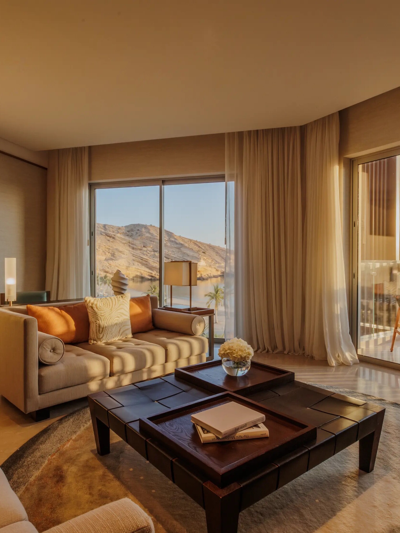 Jumeirah Muscat Bay_Living Room_Panoramic Suite_1 (16)