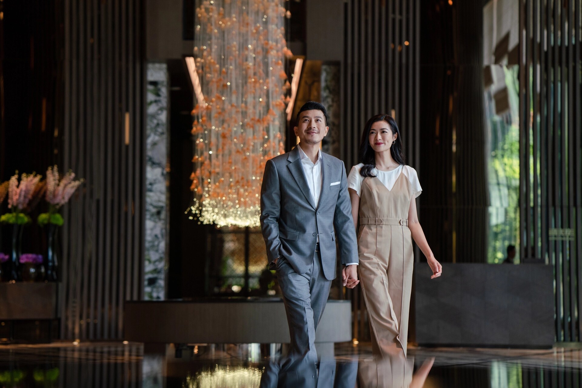 Jumeirah Guangzhou - Lobby view - Lifestyle-This image presents the lifestyle scenario at lobby area.