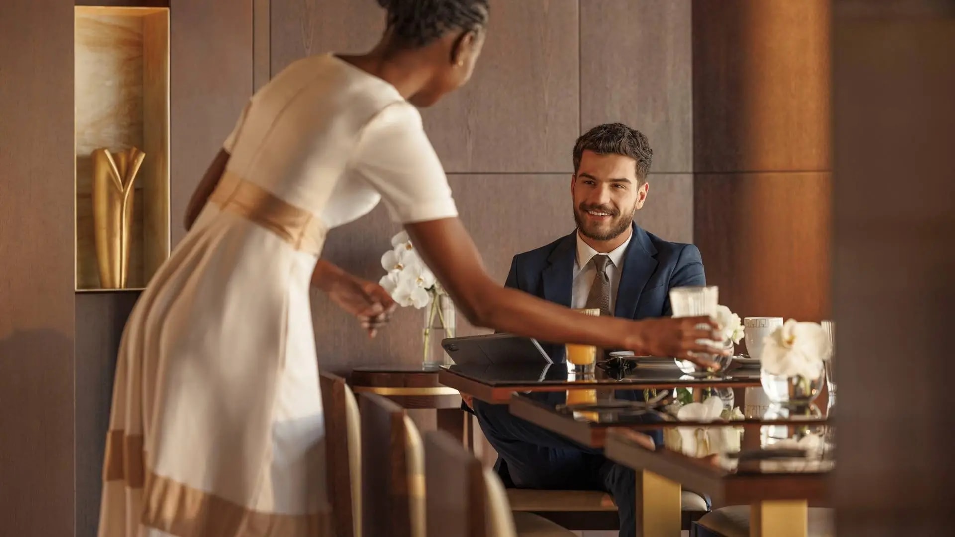 Medium_resolution_150dpiJumeirah Emirates Towers  Club Lounge  Service