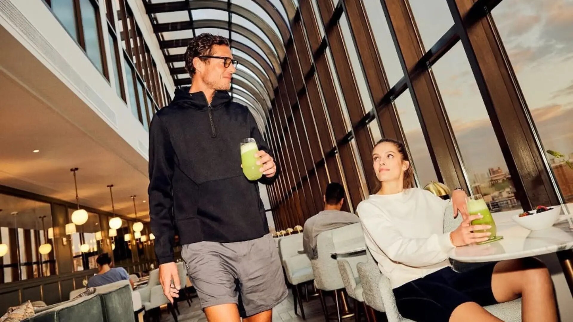 Jumeirah Carlton Tower - The Peak Club Lounge - Lifestyle