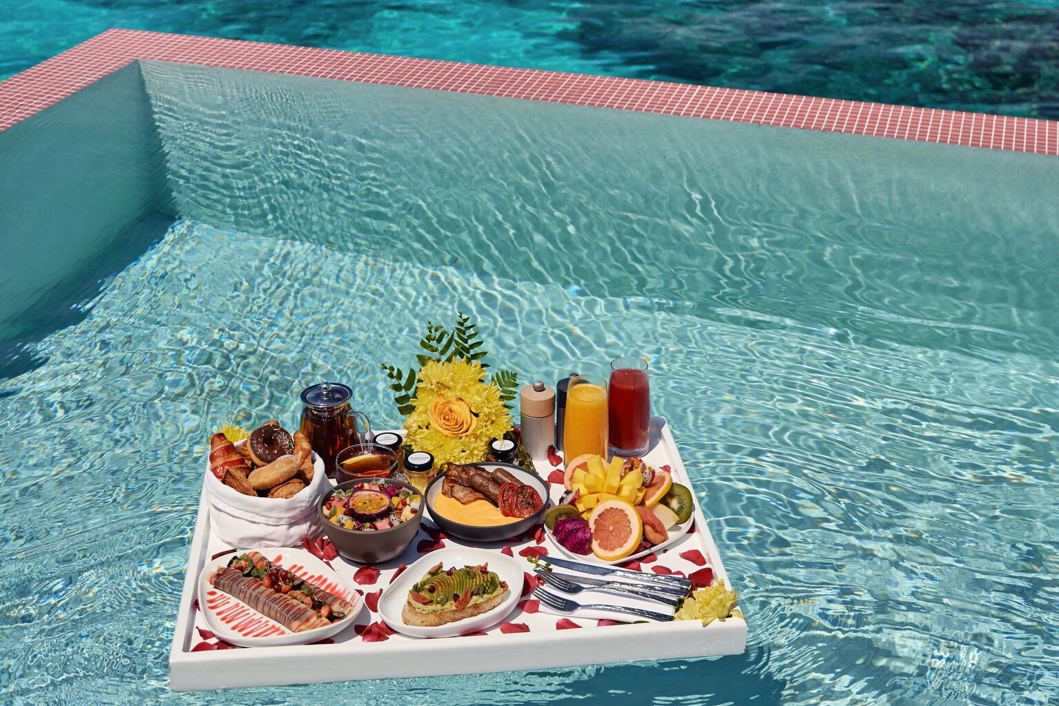 Jumeirah Maldives - Floating Breakfast Water Villa