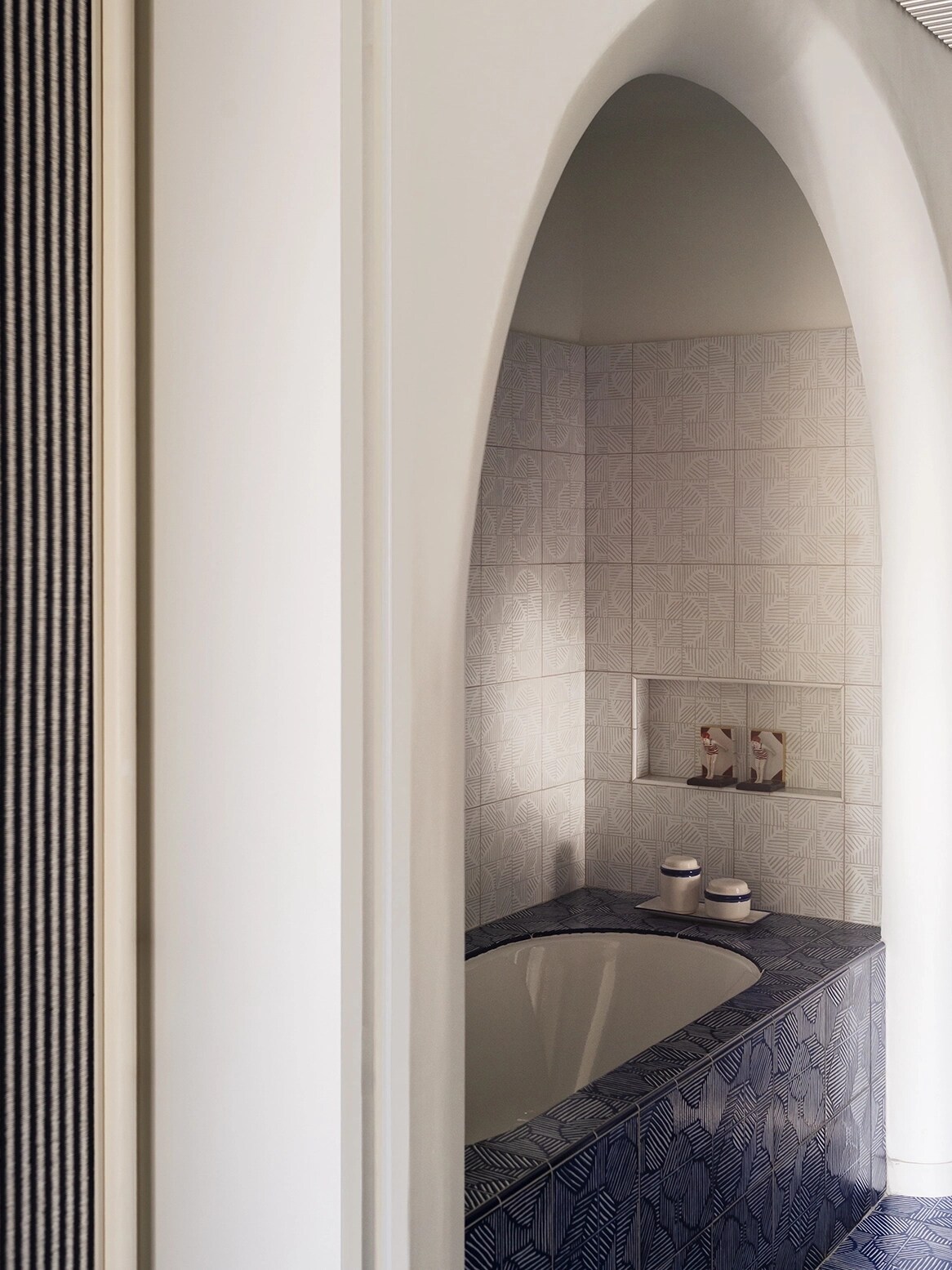 Jumeirah Capri Palace_Deluxe Suite Terrace Pool Side_bathroom
