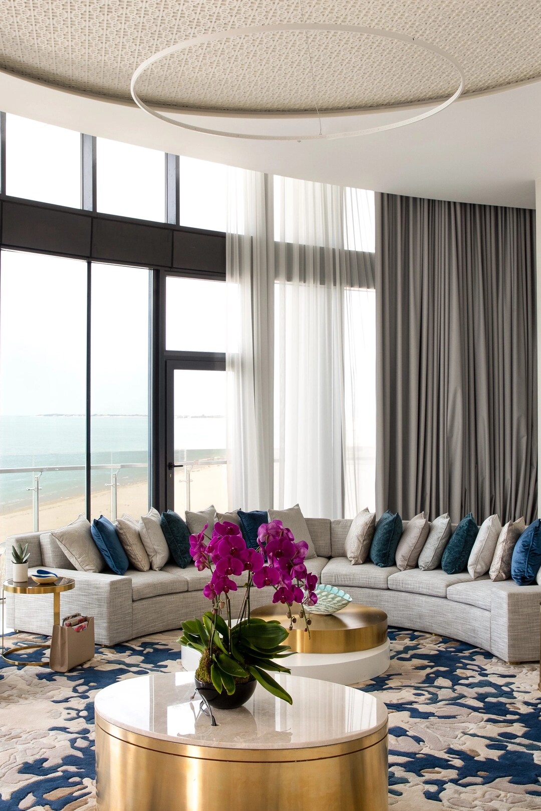 Jumeirah at Saadiyat Island Resort - Abu Dhabi Suite - Living Room 