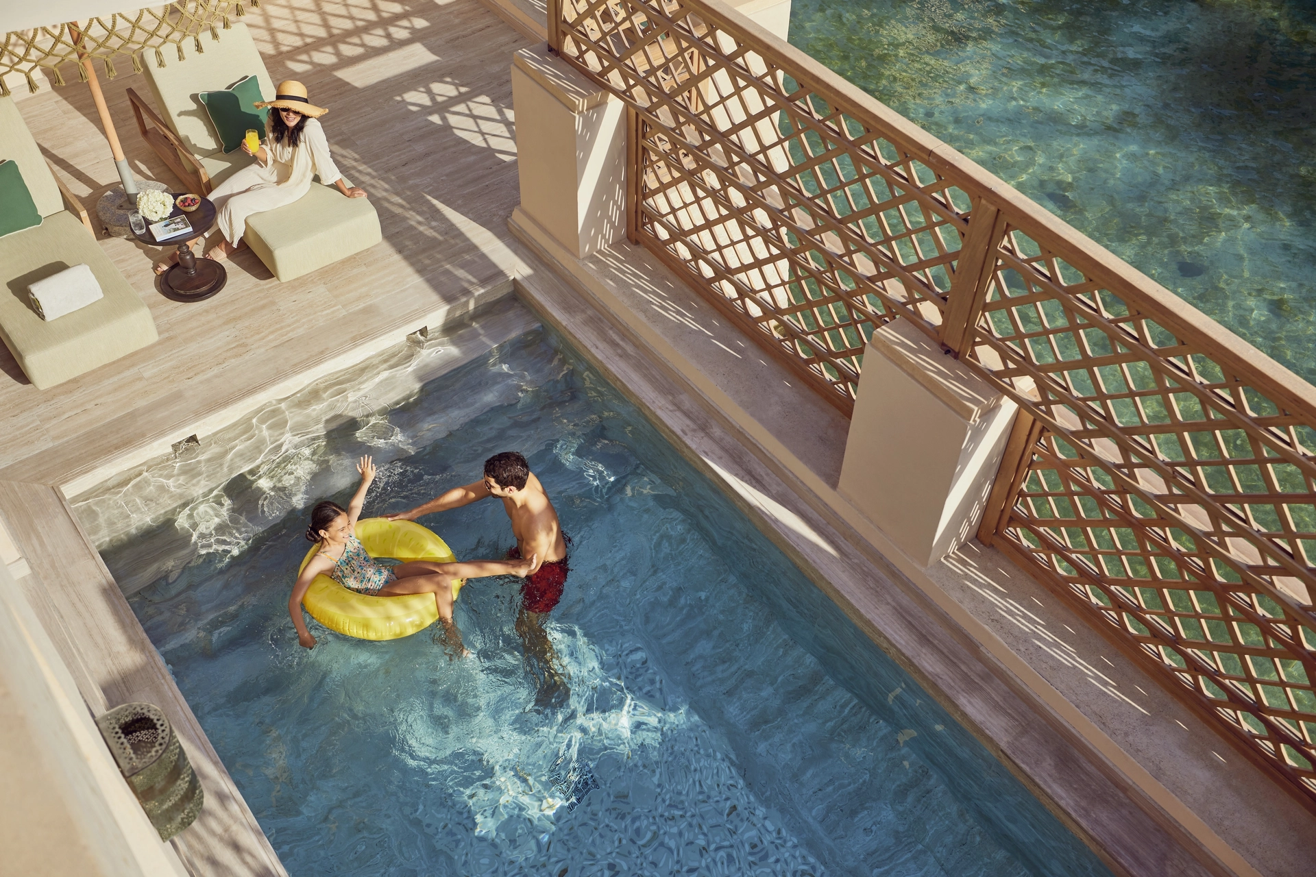 Private Terrasse mit Ihrem eigenen Tauchbecken