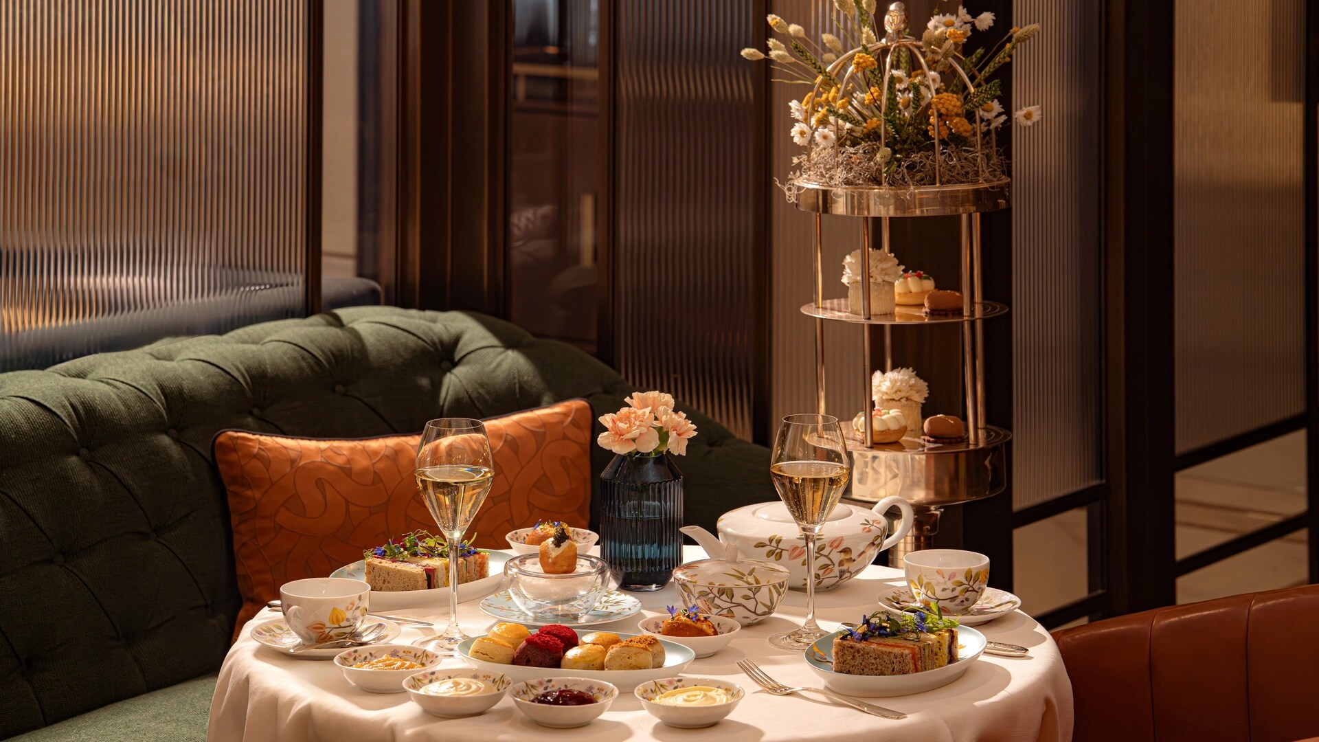 Jumeirah Carlton Tower - The Chinoiserie - Winter Afternoon Tea - Table Setup Landscape with Wine