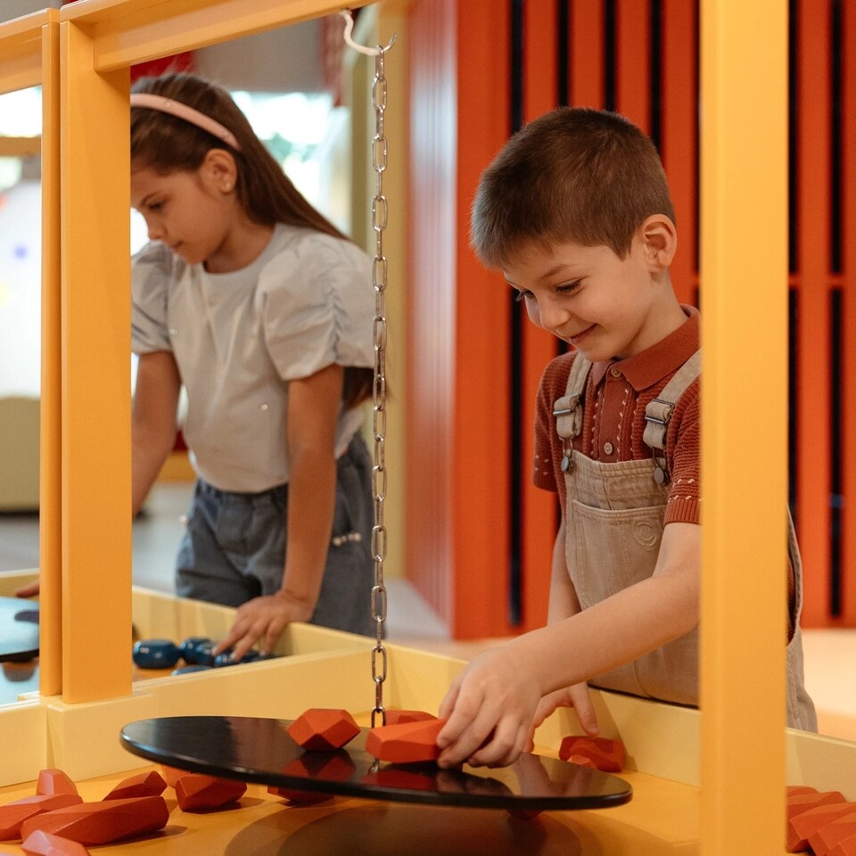 Jumeirah Beach Hotel - Jumeirah Circle - Kids Club - Interactive Learning 01
