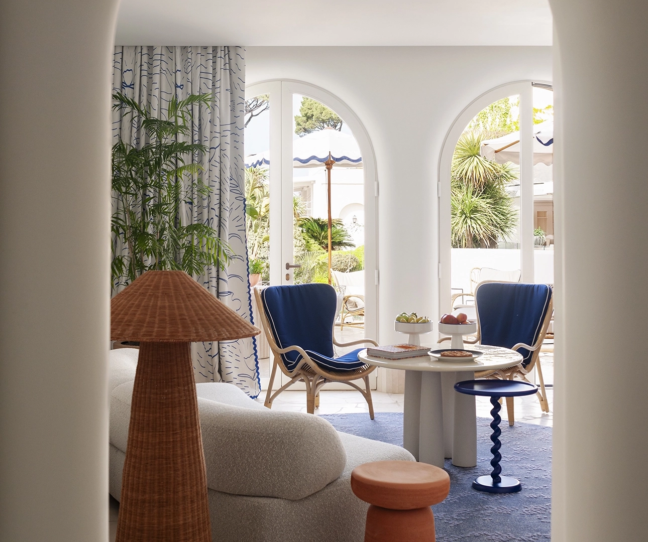 Jumeirah Capri Palace_Suite Terrace Pool Side_living room