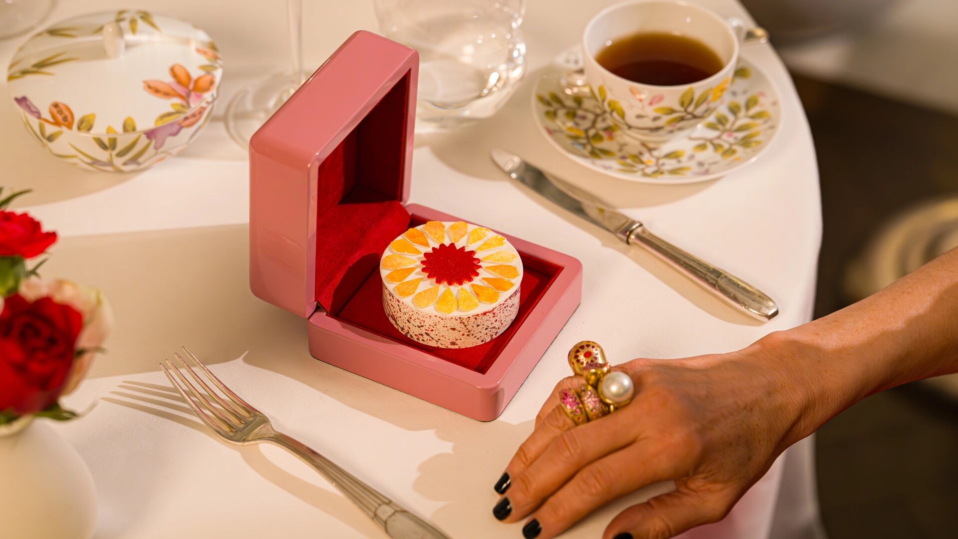 Jumeirah Carlton Tower - Mothers Day - Cake Closeup with Ring