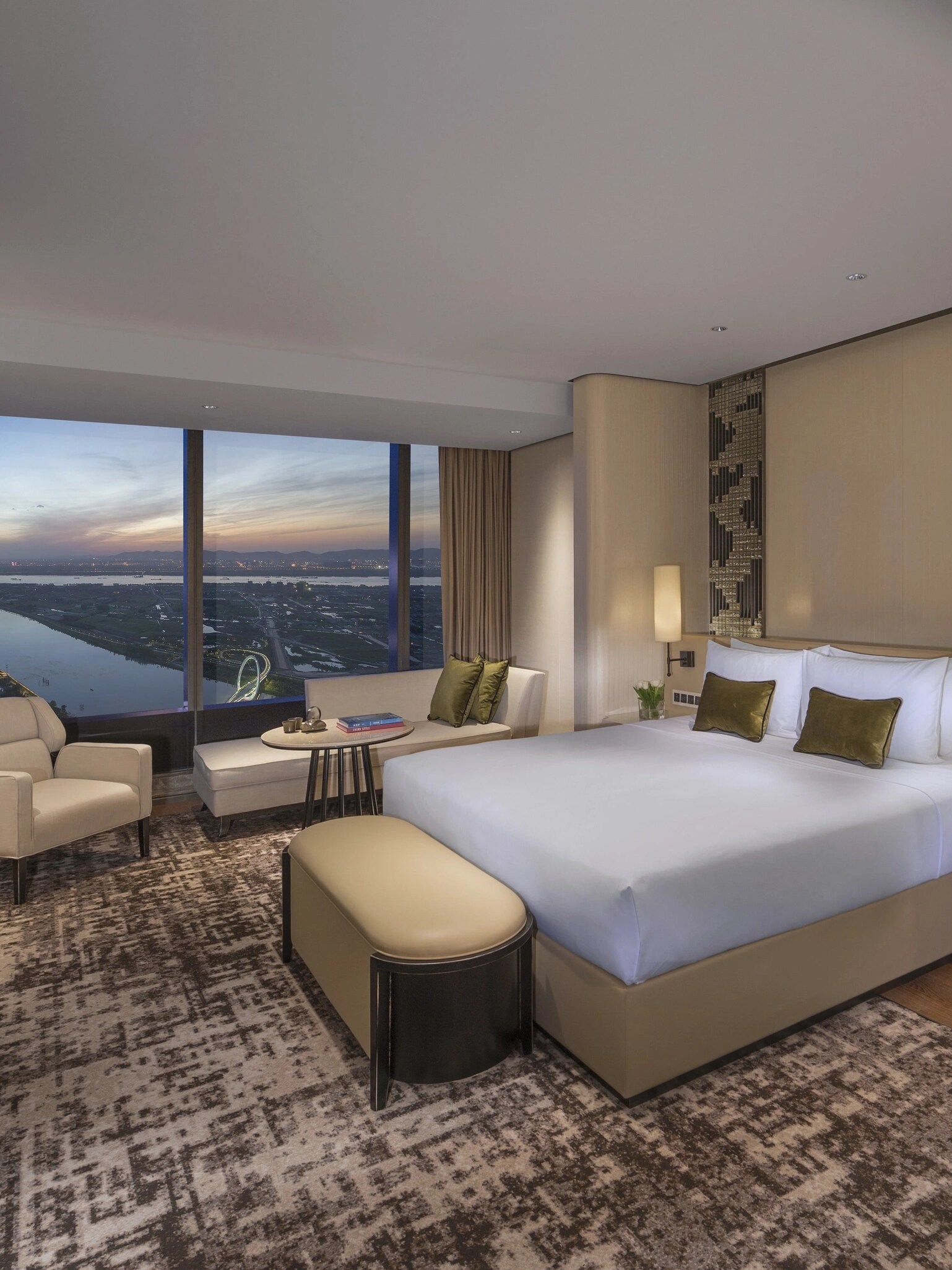 JHN_Executive Suite_Bed Room