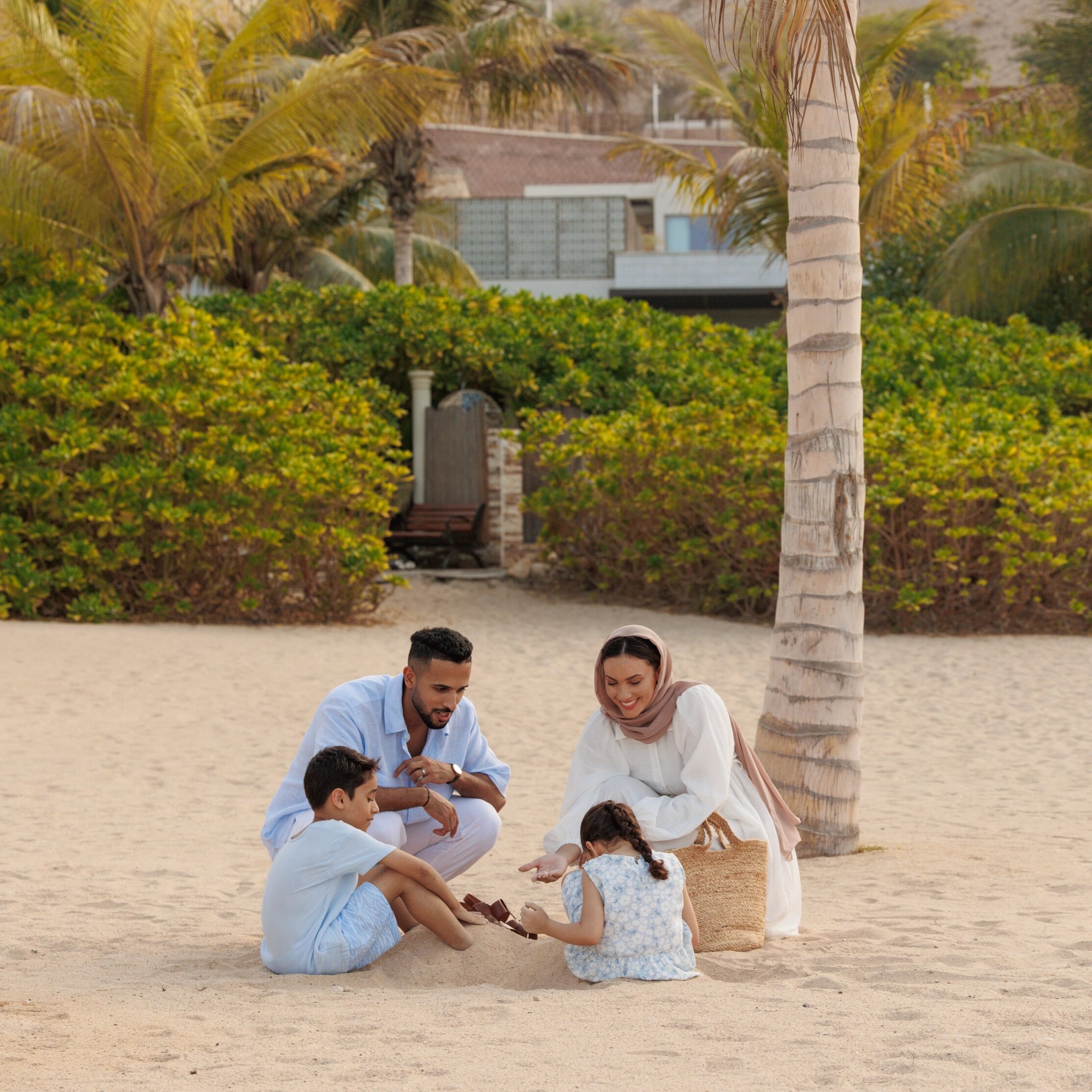 Jumeirah Muscat Bay_Arabic Family_Lifestyle_Beach