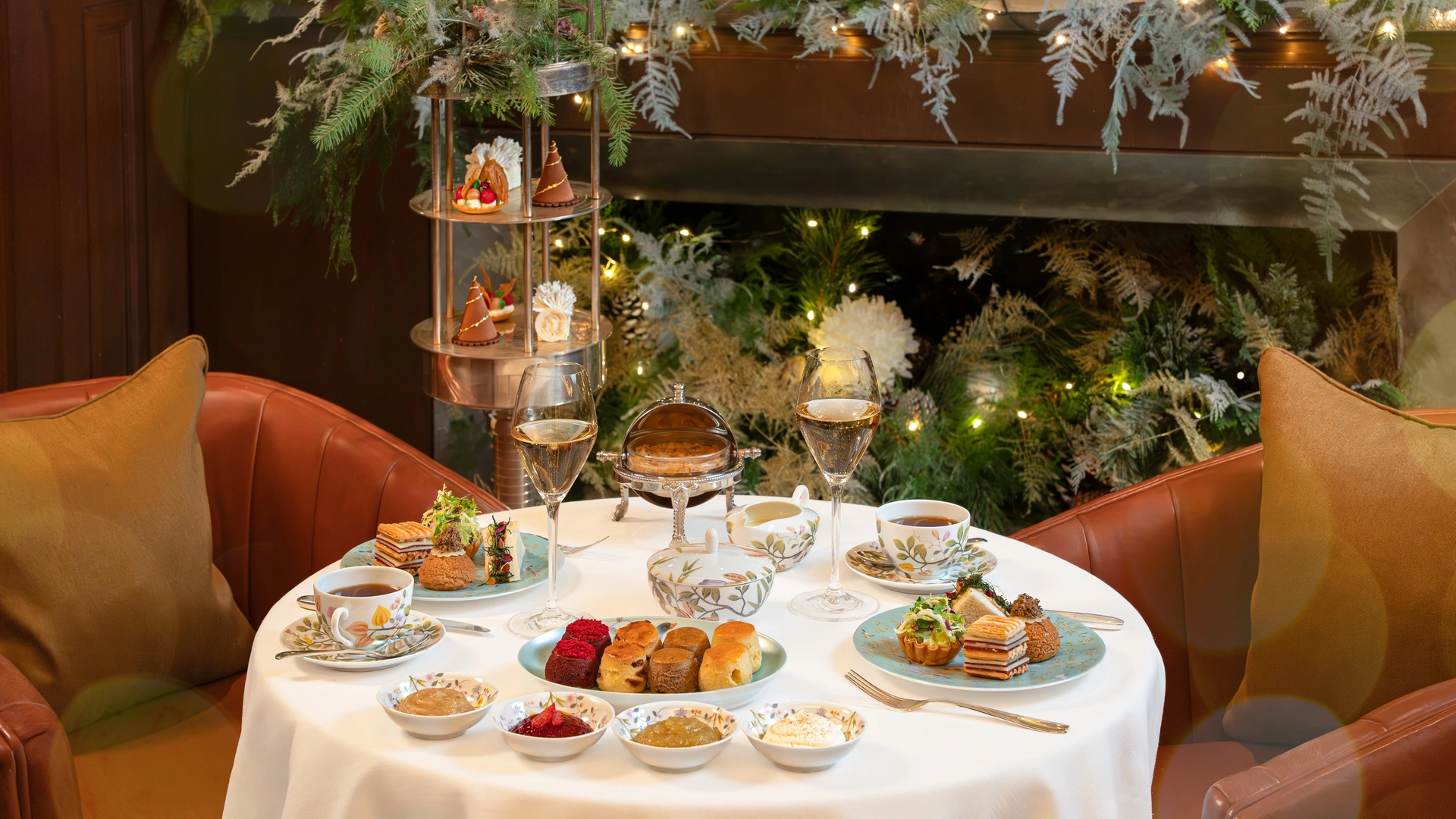 Jumeirah Carlton Tower_The Chinoiserie_Festive Afternoon Tea.jpg