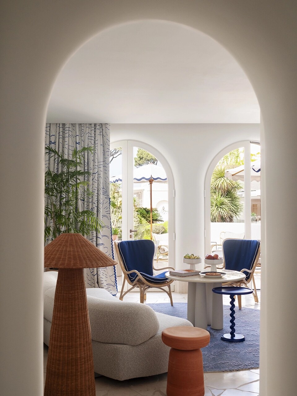 Jumeirah Capri Palace_Suite Terrace Pool Side_living room